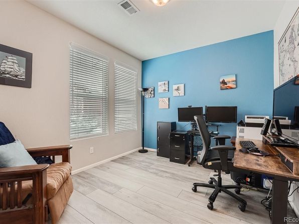 aurora-colorado-295017574 picture