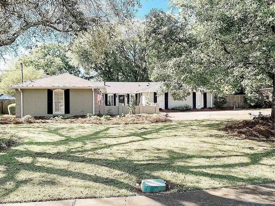 1st image of 2438 Belcher Dr