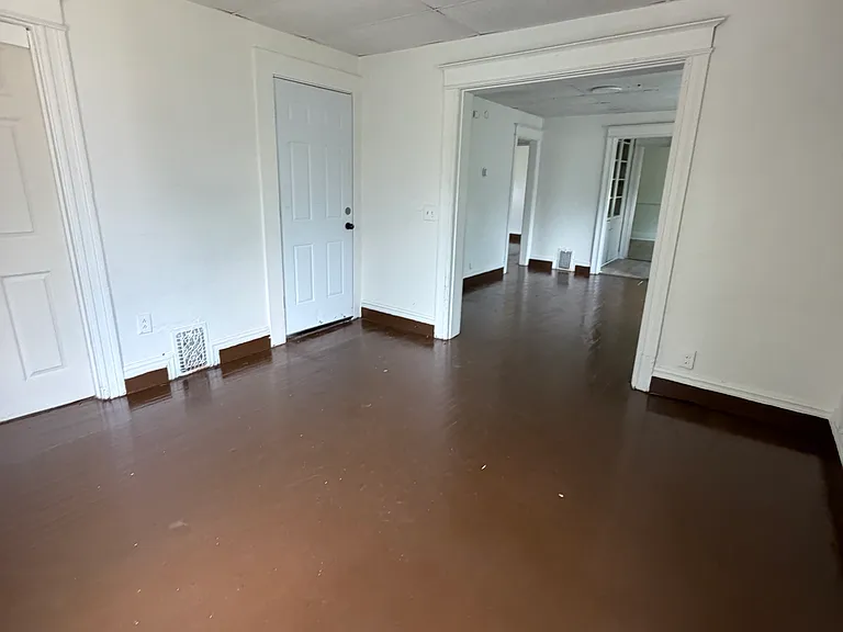 4 New York St #2 — Photo 2