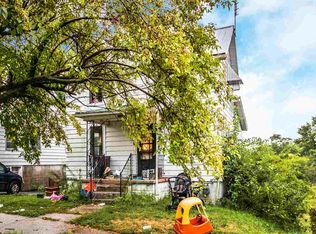 1133 E Chestnut St, Canton, IL 61520