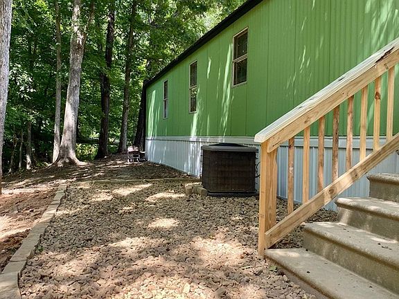 3rd image of 199 Lone Oak Ln