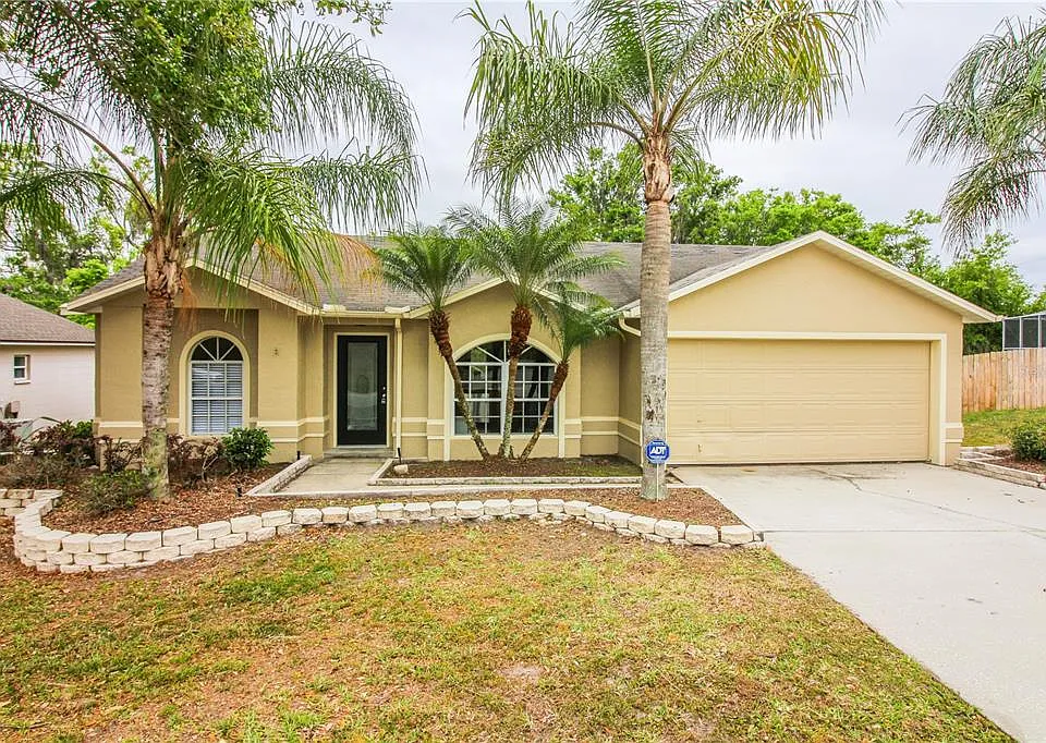 527 Emerald Cove Loop