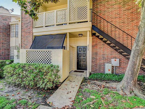 2nd image of 2121 El Paseo St APT 2203