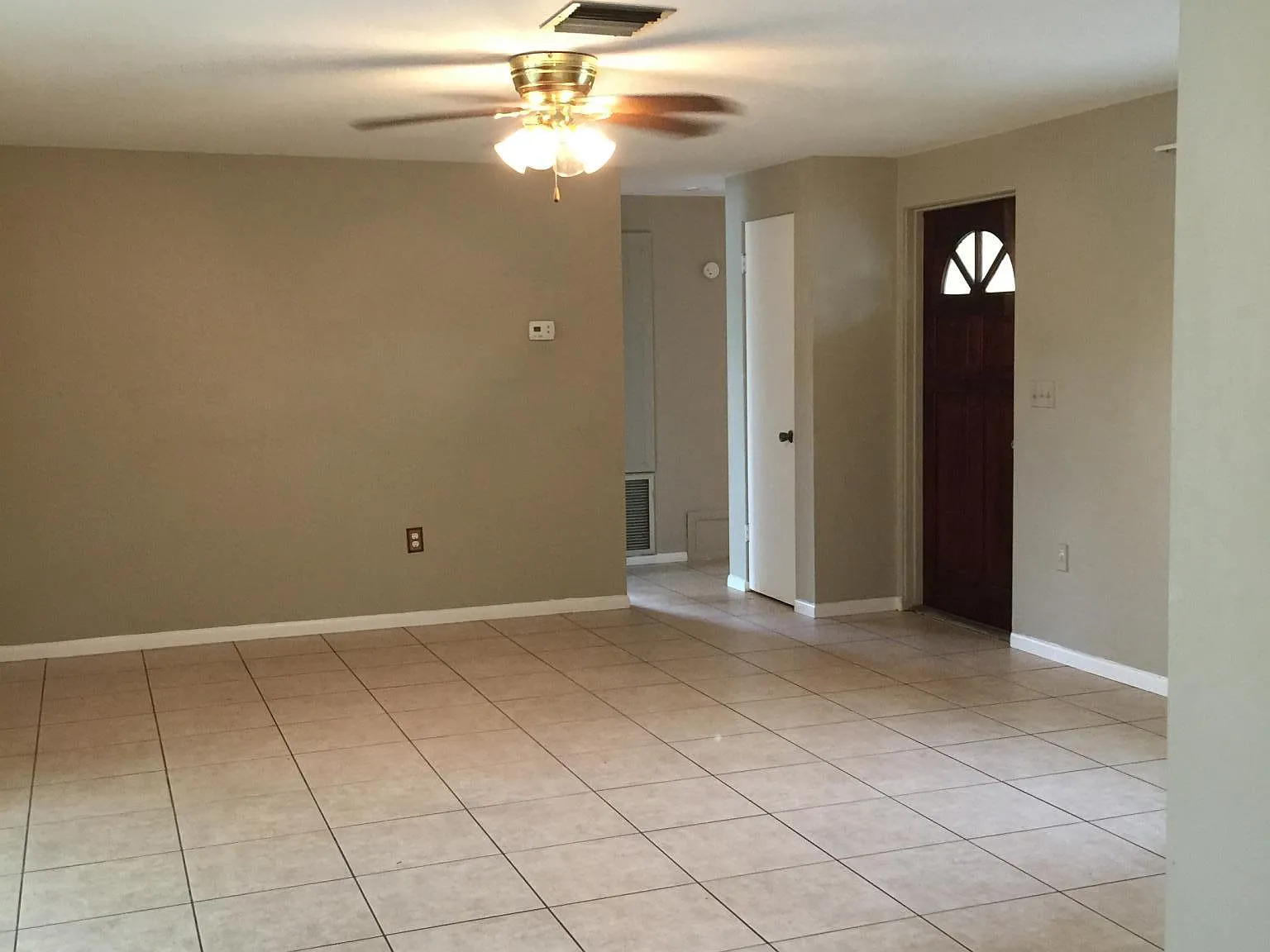 3 bed, 1.5 bath, 1450 sqft, $2,200 — Photo 4