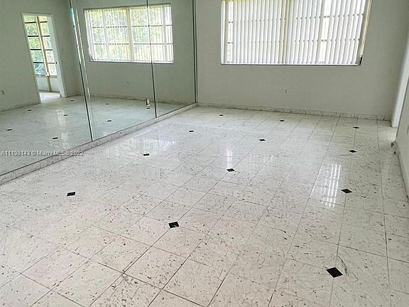 2nd image of 20200 NE 29th Ct APT N216
