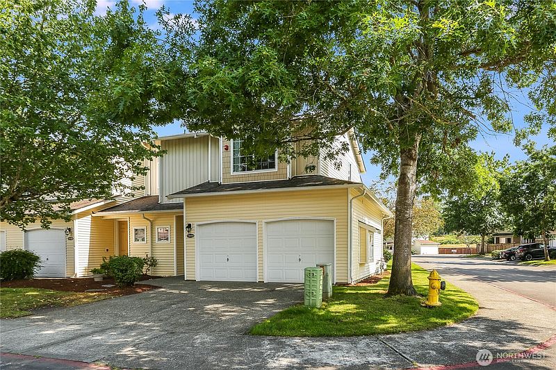 2nd image of 3115 SE 11th Place #1049