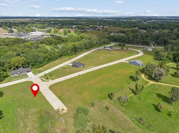 886 Riverstone Ct Lot 23, Clinton, IA 52732
