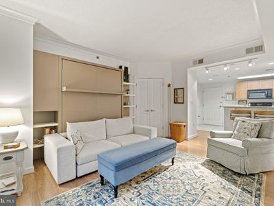777 7th St NW APT 723, Washington, DC, 20001