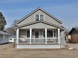 1006 Union St, Pella, IA 50219