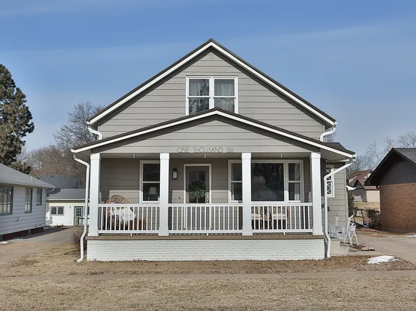 1006 Union St, Pella, IA 50219