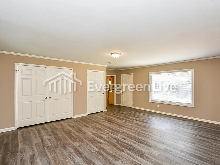2220 11th St SE — Photo 5