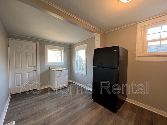 4th image of 810 S Hardy Ave #A