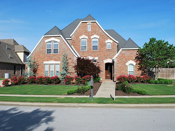 2nd image of 2308 S Matterhorn Blvd