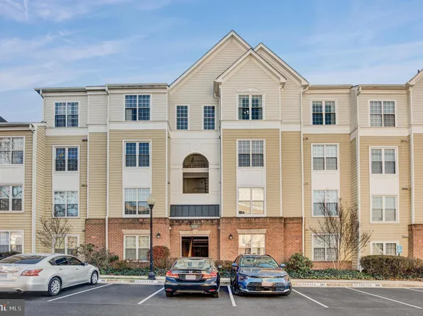2103 Highcourt Ln APT 403, Herndon, VA 20170