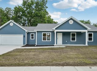 102 S Prairie Ave, Deerfield, WI 53531