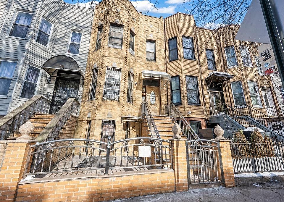 1st image of 425 36th St