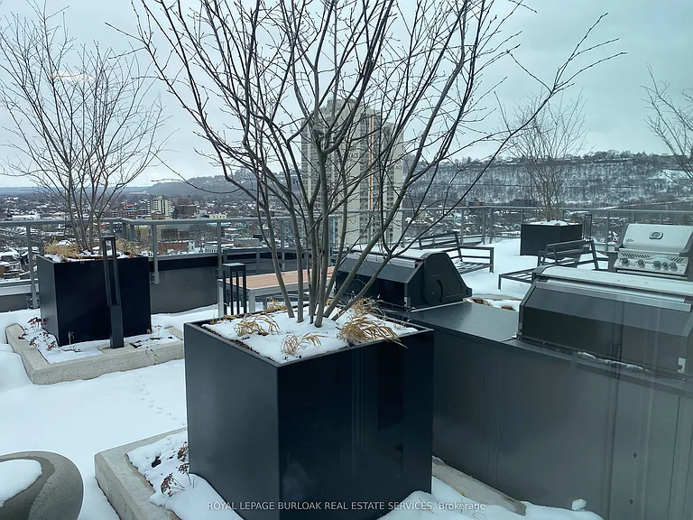 212 King William St E #423 — Photo 27