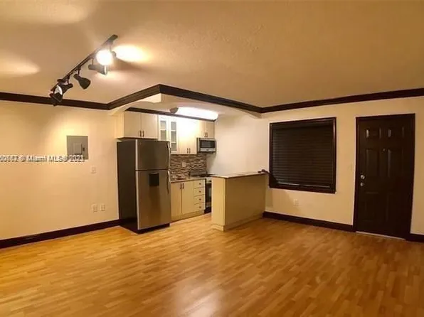 3245 Virginia St APT 60, Miami, FL 33133