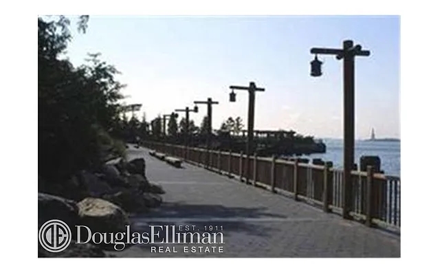Rented by Douglas Elliman | media 16