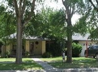 1205 S Drake St, Perryton, TX 79070