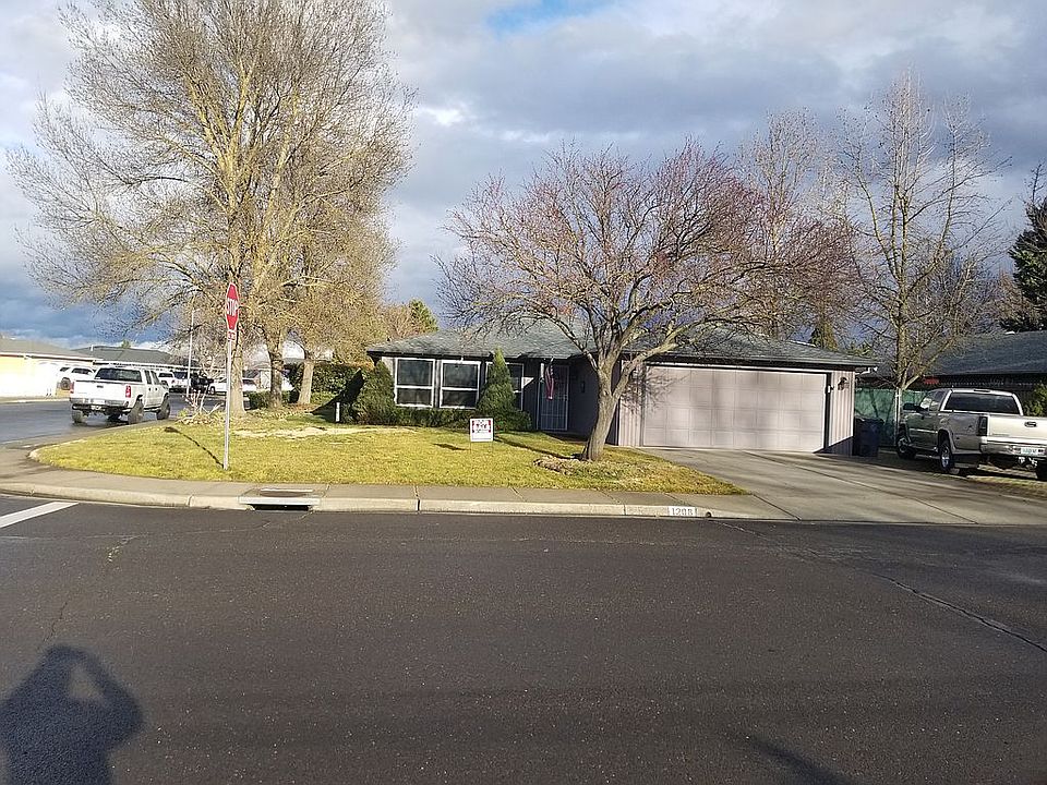 1st image of 1208 Glengrove Ave