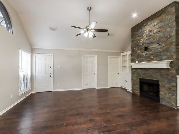 3rd image of 19118 Owen Oak Dr