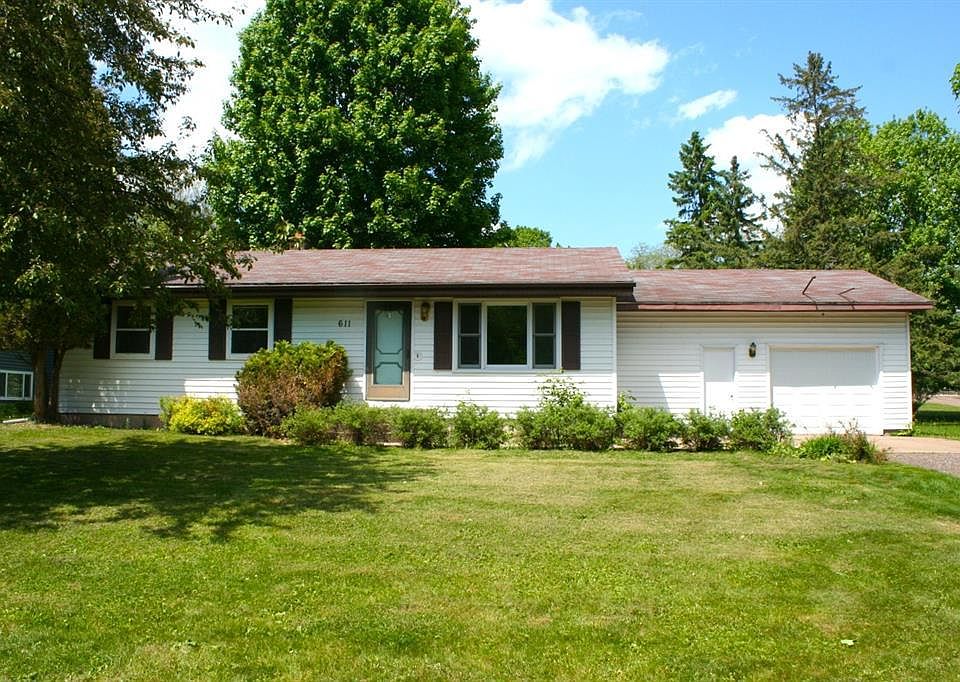 1st image of 611 Riverside Circle