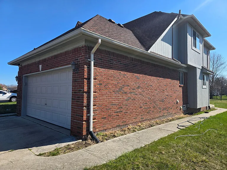 42510 Pinehurst Dr — Photo 4