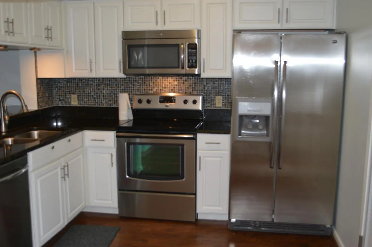Building Photo - 23 Calypso St #23