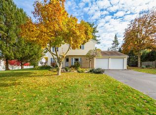 84 Parkridge Dr, Pittsford, NY 14534