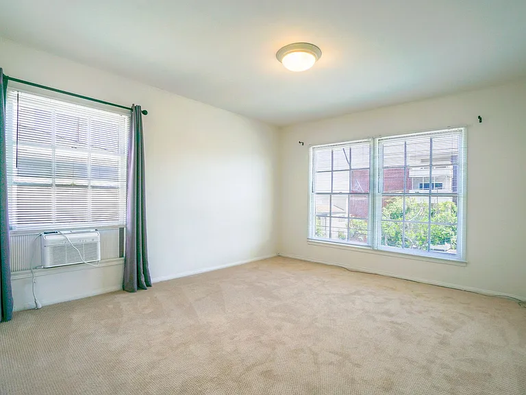 8551-8561 Holloway Dr — Photo 14