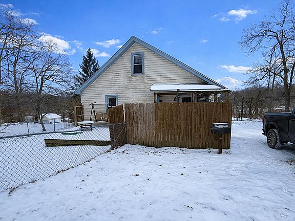 3rd image of 1118 Old Mercer Rd