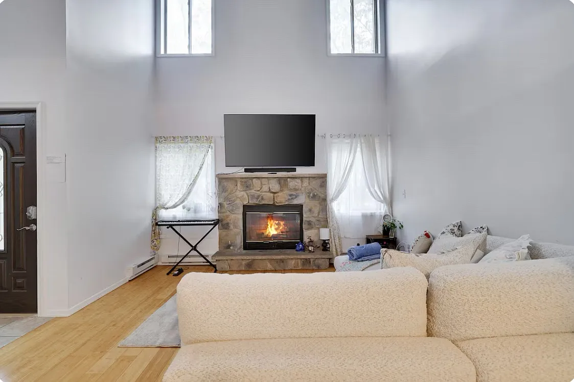 4 bed, 1453 sqft, $2,300 — Photo 2
