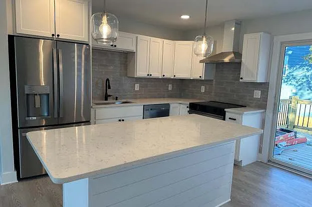119 W Earleigh Heights Rd — Photo 13