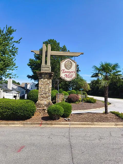 207 Stapleford Park Dr — Photo 1