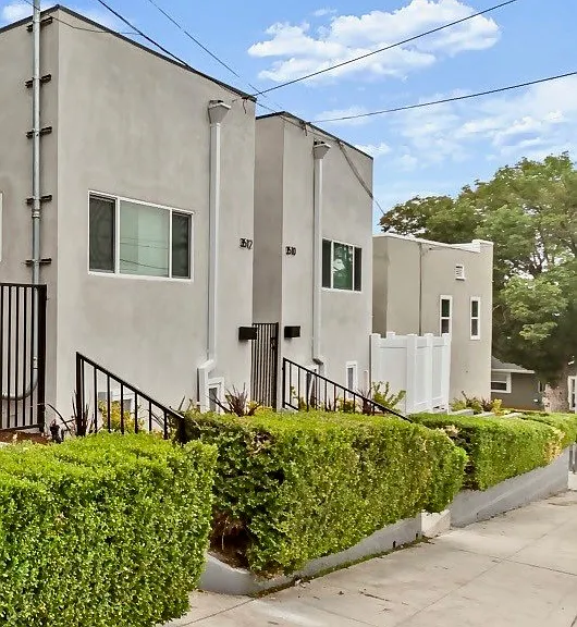 3510 Maceo — Photo 1