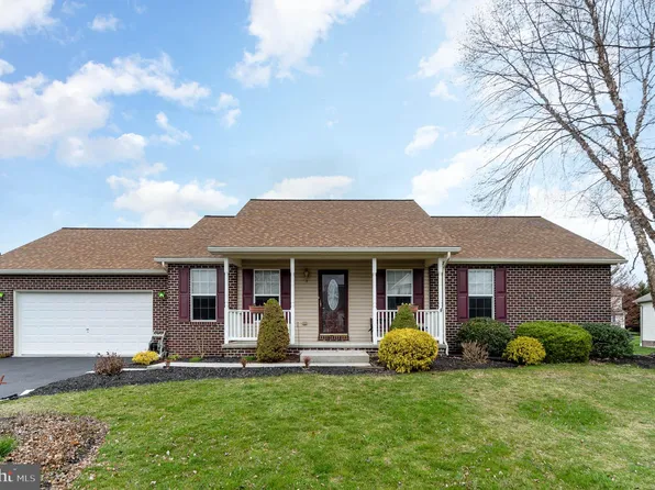 7 Preserve Dr, Littlestown, PA 17340