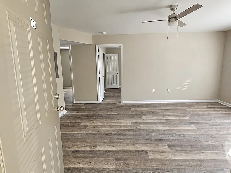 Grayson Apartments — Photo 8