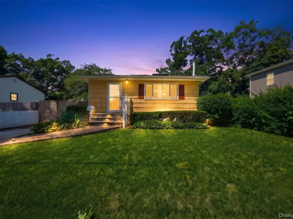 52 N 15th Street, Wyandanch, NY 11798
