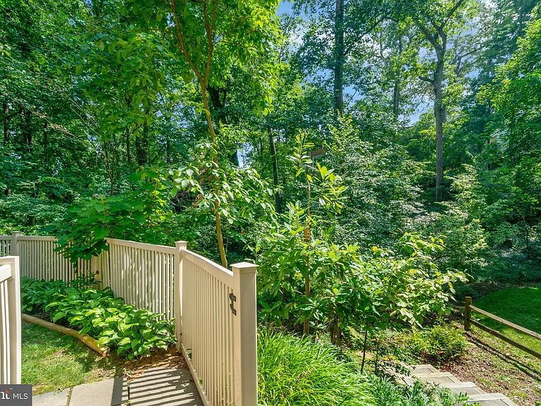 1715 Hollinwood Dr — Photo 55