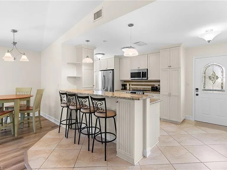 324 Waterleaf Ct — Photo 5