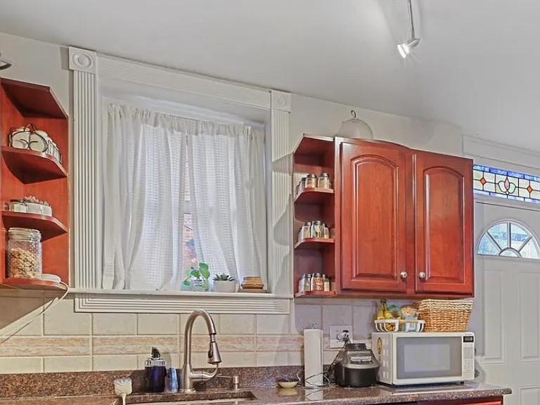 675 E Clement St — Photo 13