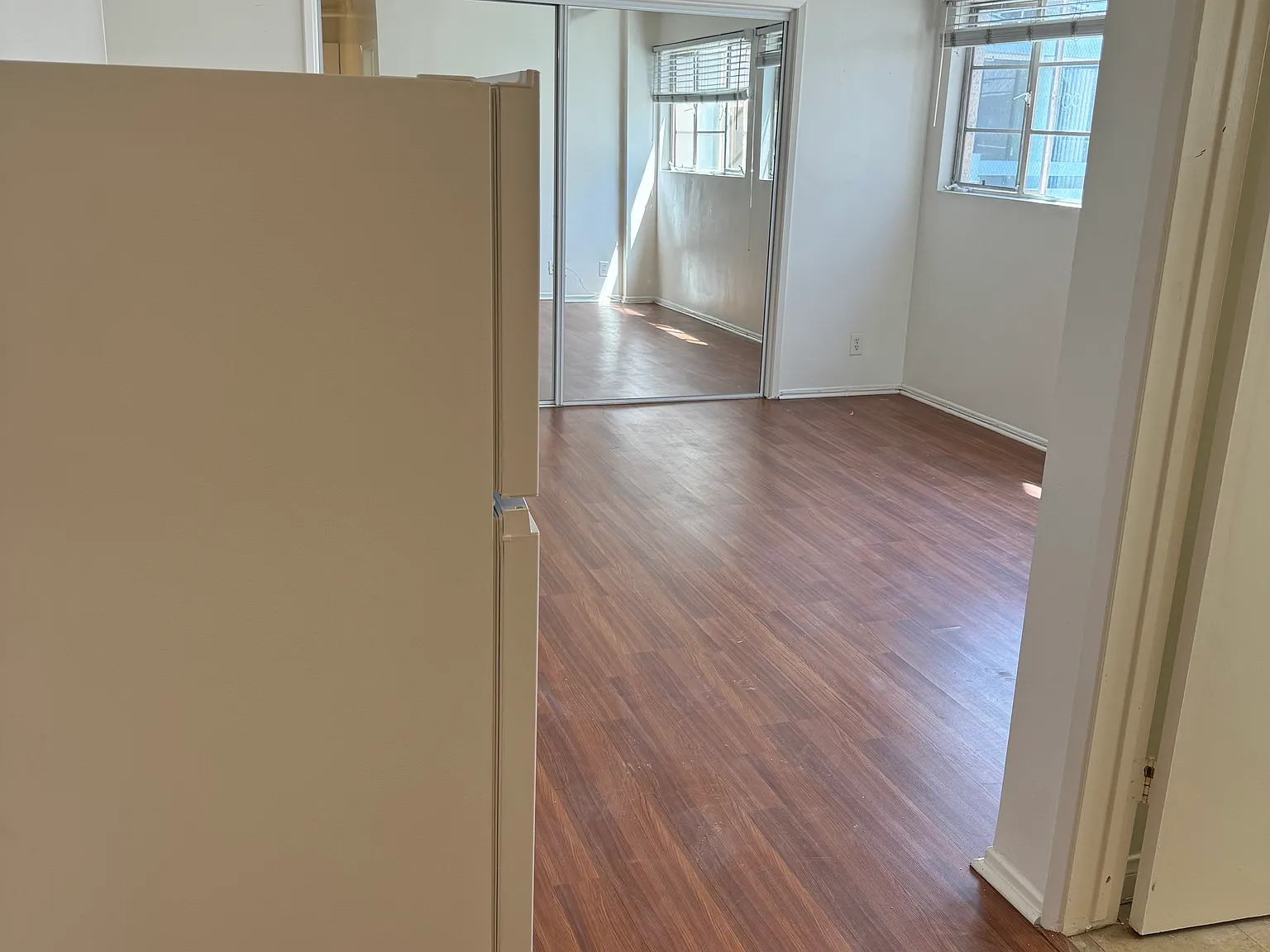 Studio, 300 sqft, $1,795 — Photo 3