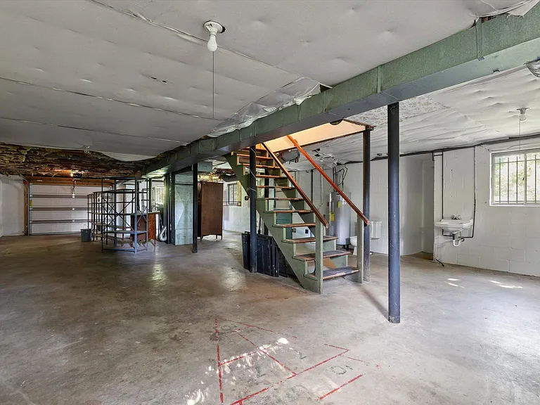 517 Randall St — Photo 24