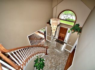 21W761 Clifford Rd, Glen Ellyn, IL 60137