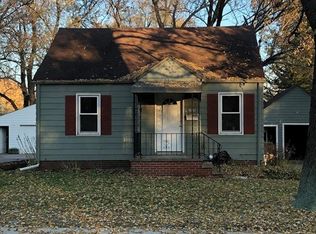 1515 64th St, Windsor Heights, IA 50324