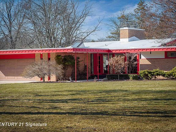 3rd image of 3711 Applewood Rd