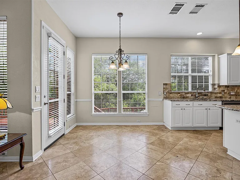 10648 Bramblecrest Dr — Photo 11