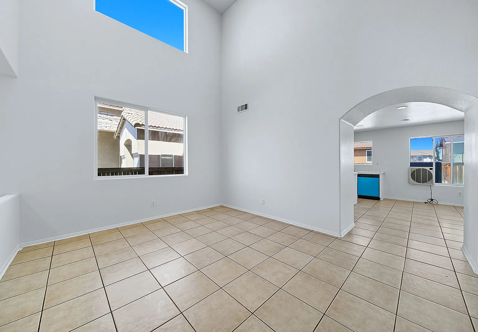5 bed, 3169 sqft, $2,850 — Photo 4