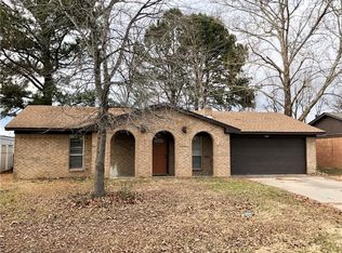 8819 Fresno St, Fort Smith, AR 72903